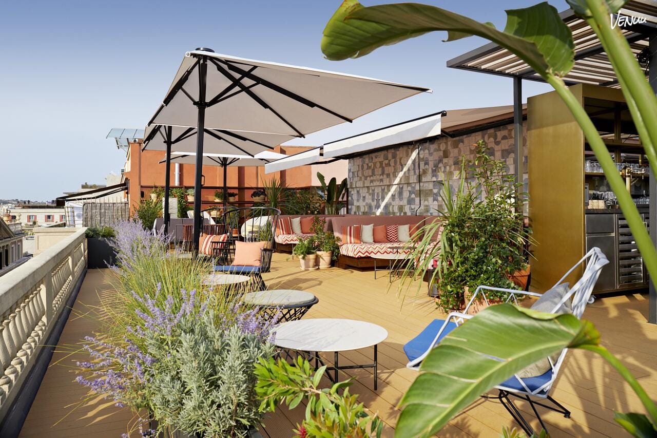 Terraza íntima y con alma para celebraciones relajadas con encanto en Barcelona.