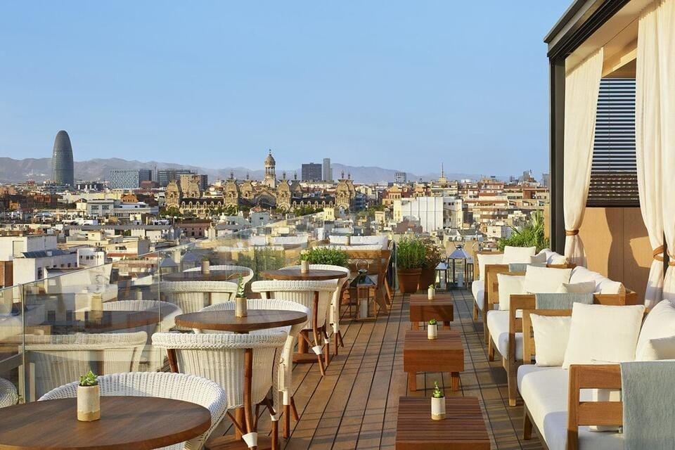 Azotea en Ciutat Vella, rooftop elegante con vistas y servicios premium para eventos únicos en Barcelona.