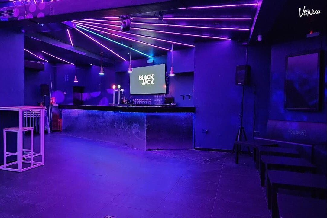 Black Jack Club Madrid, espacio perfecto para team building estratégico, atrevido y súper divertido.