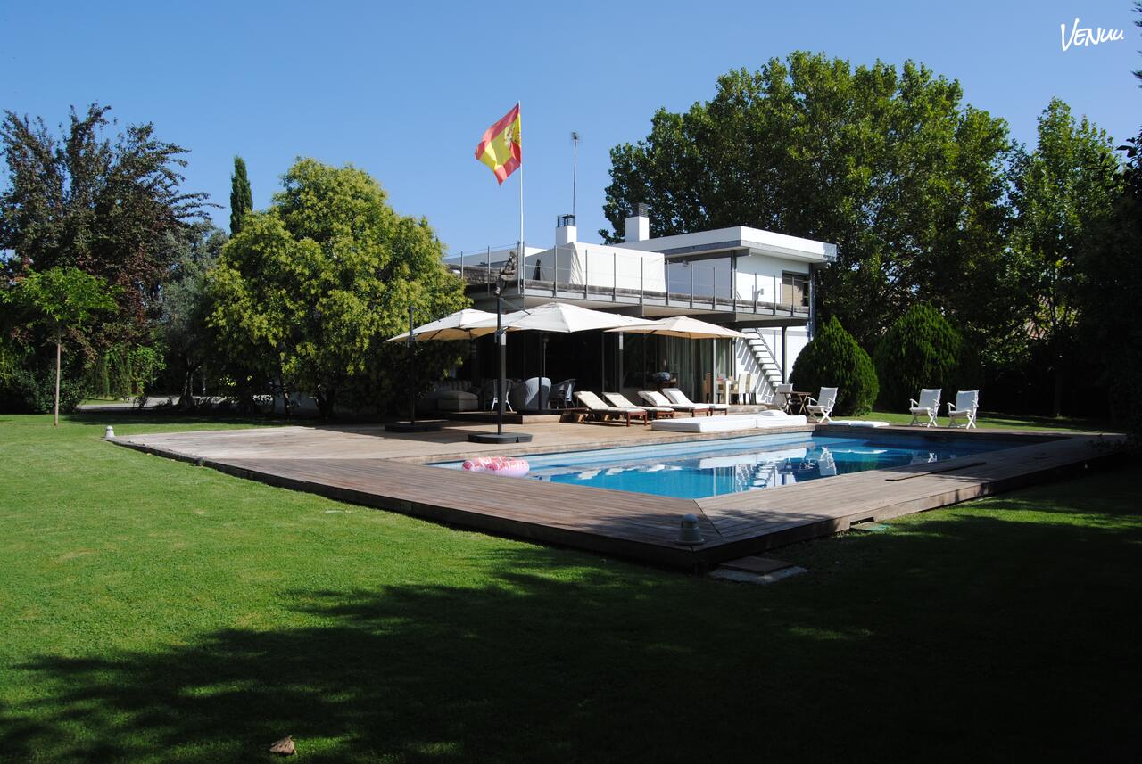 Casa Fuente, espacio tipo hogar para reuniones sociales acogedoras y auténticas en Madrid.