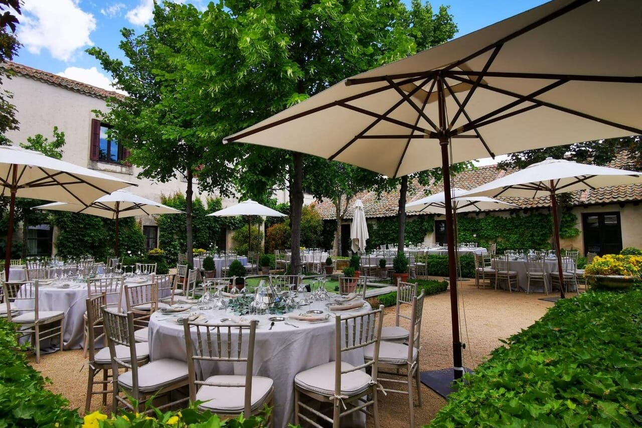 Caserío de Lobones, finca histórica con alojamiento para bodas con encanto en Madrid.