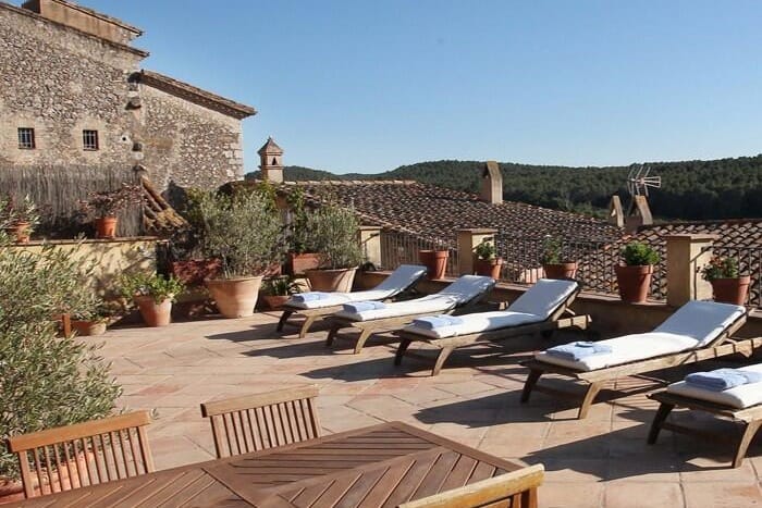 Castell de Sant Mori, castillo histórico en la Costa Brava para bodas majestuosas llenas de historia y romance.