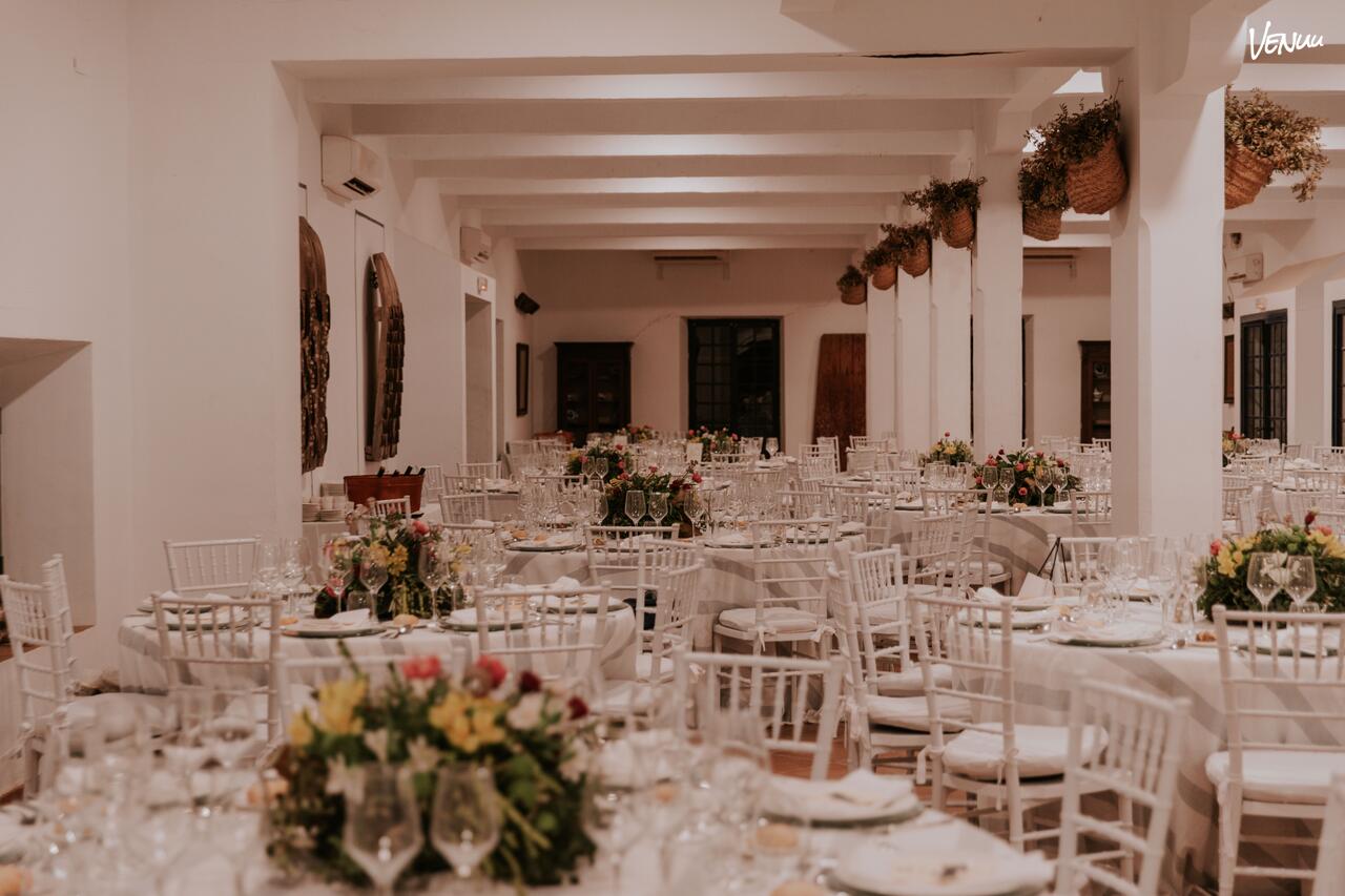 Cortijo El Esparragal, finca histórica con encanto andaluz para bodas llenas de arte cerca de Sevilla.