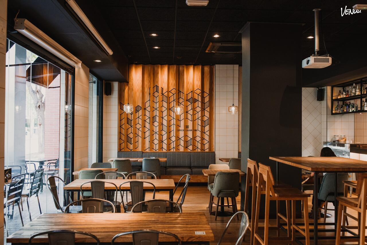 ElBar Valencia, espacio moderno y urbano para eventos con buena vibra en el centro de Valencia.