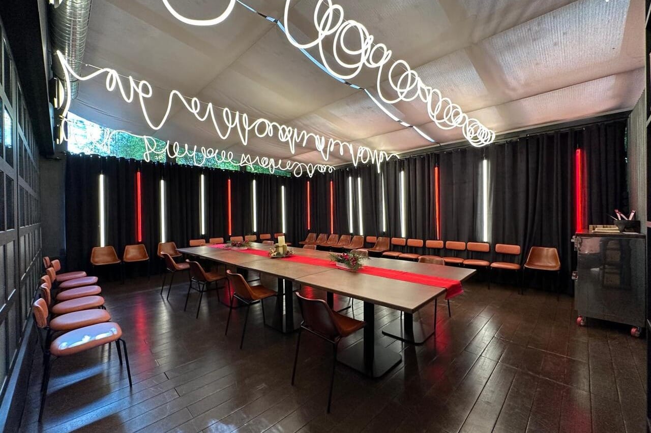 El Rancho de Santa África, salón privado para cenas carnívoras y exóticas en Madrid.