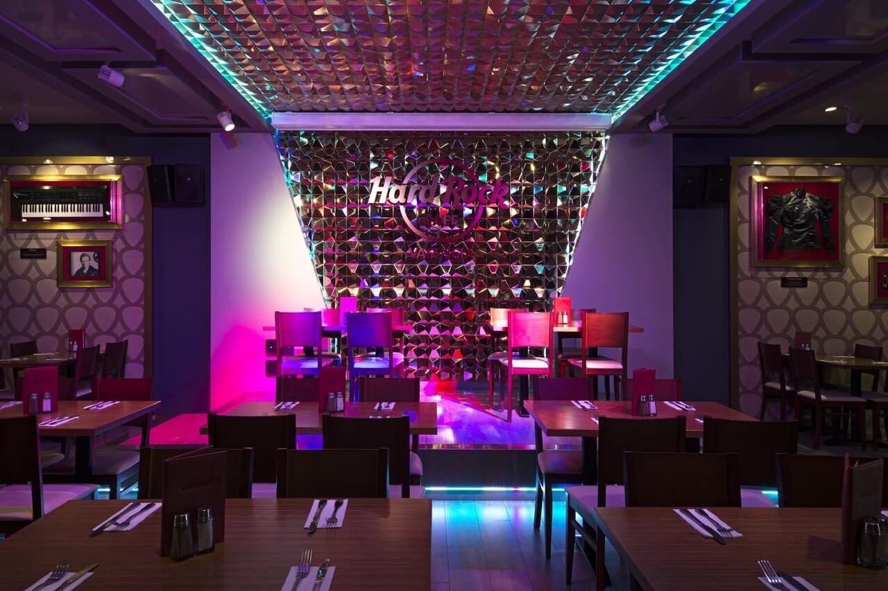 Hard Rock Café Valencia, restaurante con alma musical para fiestas con energía en Valencia.