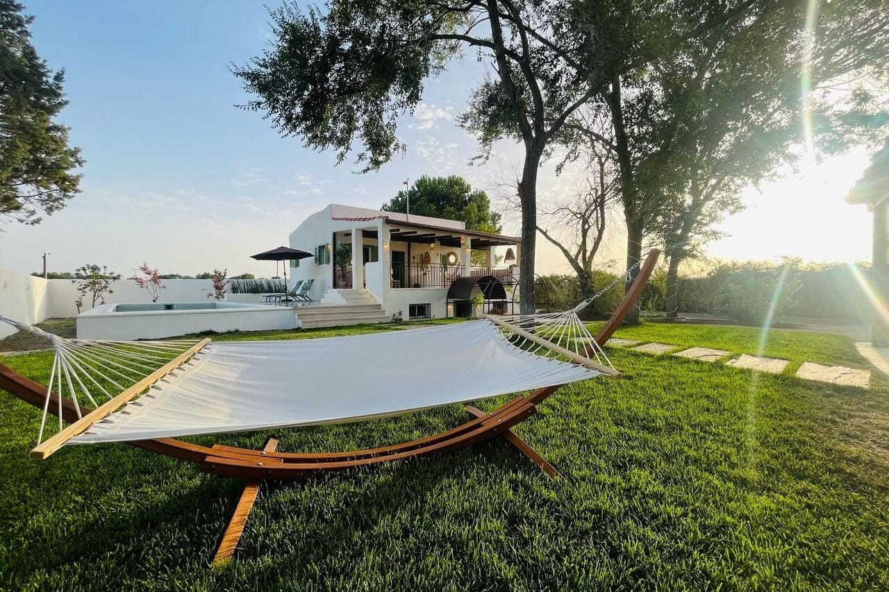 La Casita de Pinto, finca con piscina, jardín y flow para fiestas memorables.