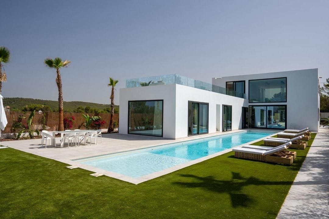 La Roca, estilo natural con vibra fiestera y mucho encanto.