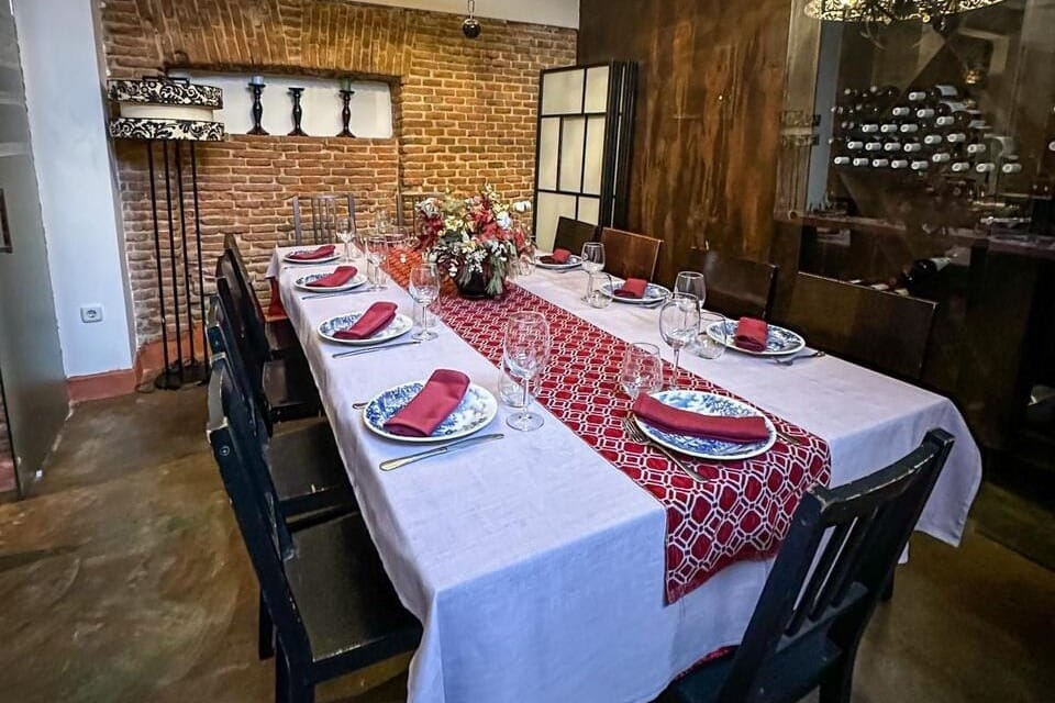 La Zamorana, restaurante tradicional con alma de celebración y sabor de hogar.