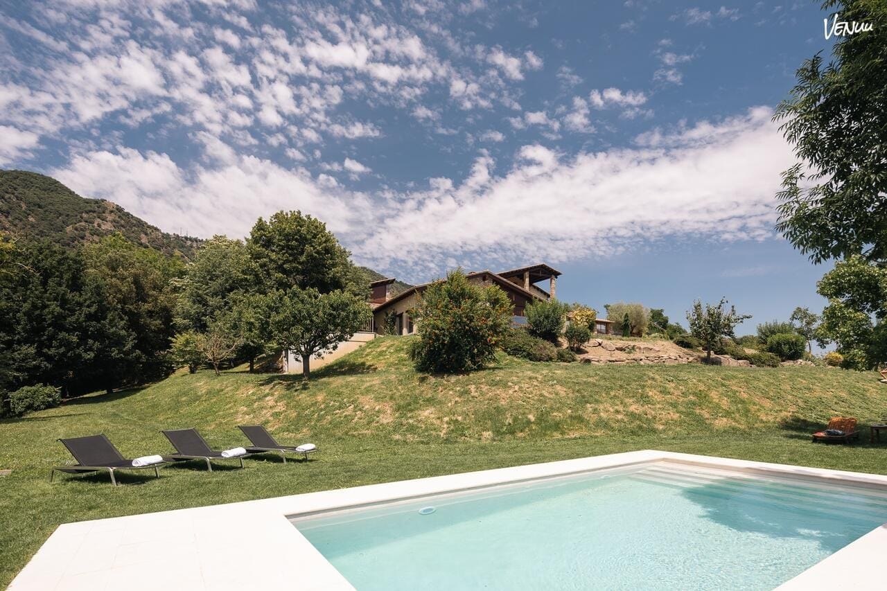 Mas Redortra en Barcelona, casa rural amplia y privada ideal para despedidas de soltera desinhibidas y con flow natural.