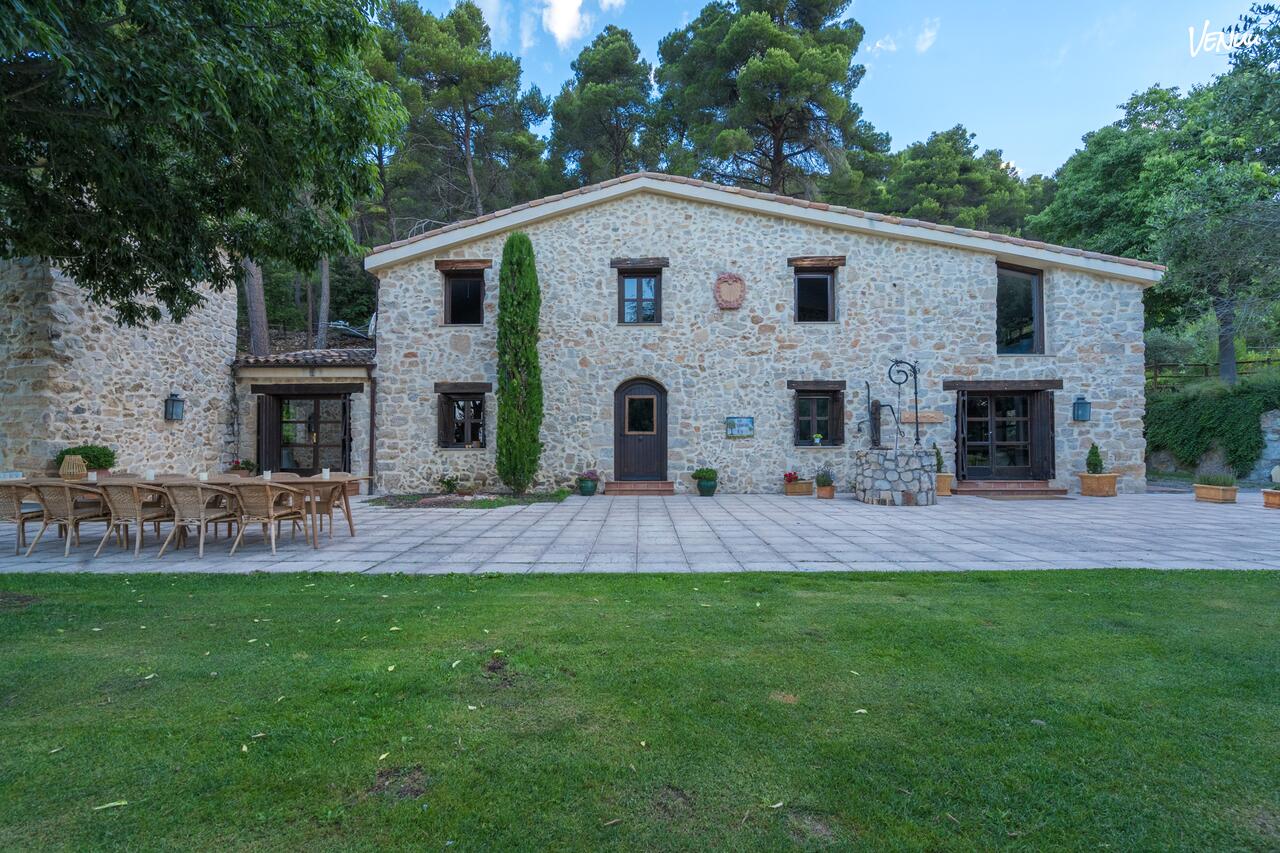 Masía Ventanell, una masía mágica entre viñas y montañas para eventos de ensueño.