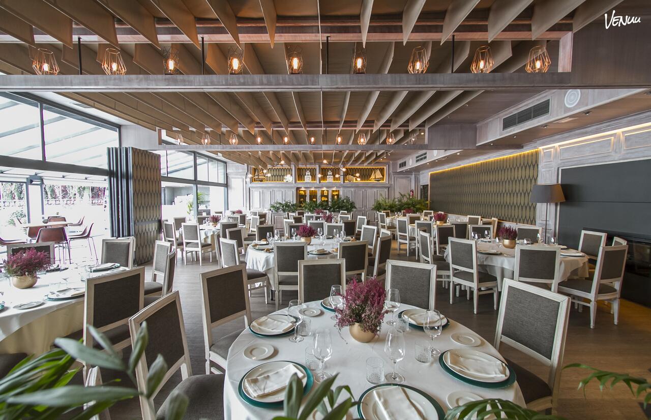 Salón Portonovo, cocina gallega y elegancia para celebraciones con sabor a mar.