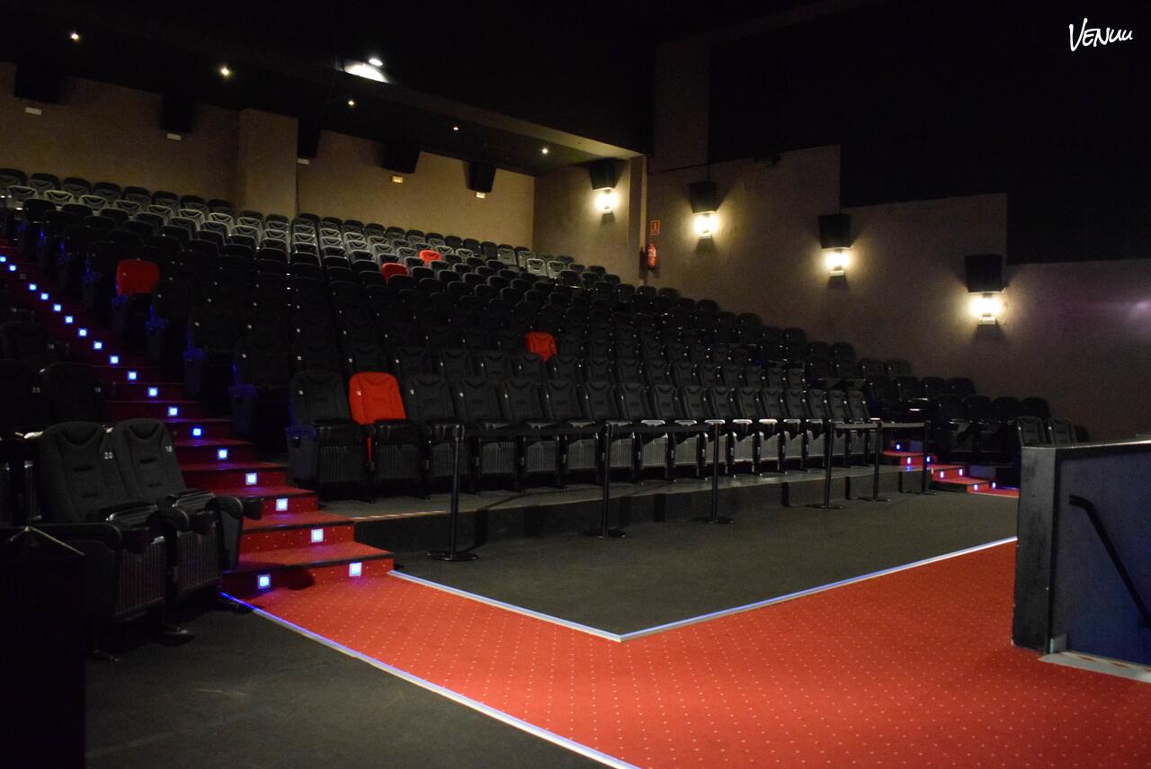 MK2 Cine Paz, cine convertido en sala de conferencias espectacular para presentaciones únicas en Madrid.