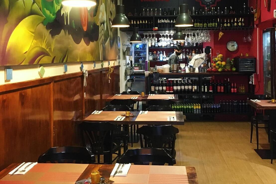 Andino Gastrobar, sabores del mundo para cenas que se convierten en viajes.