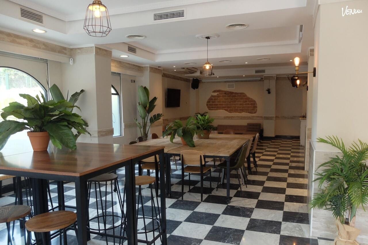 Txoko Retiro Gastroplan, una sala en Madrid donde los eventos son una excusa para comer y beber bien.