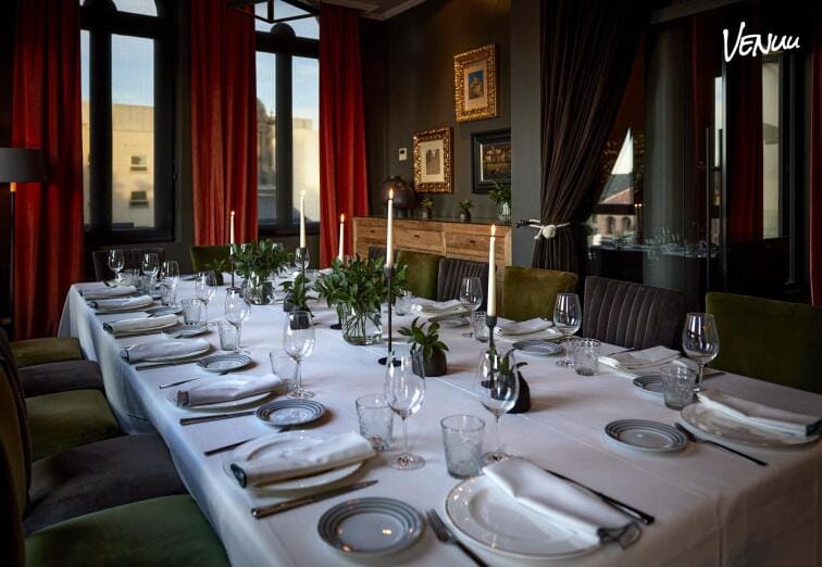 Ático elegante y exclusivo en The Principal Hotel en Madrid, ideal para cenas con estilo y mucha personalidad.