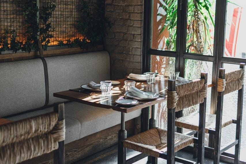 Casa Julián de Tolosa, asador vasco para bodas íntimas con carne épica y calor familiar.