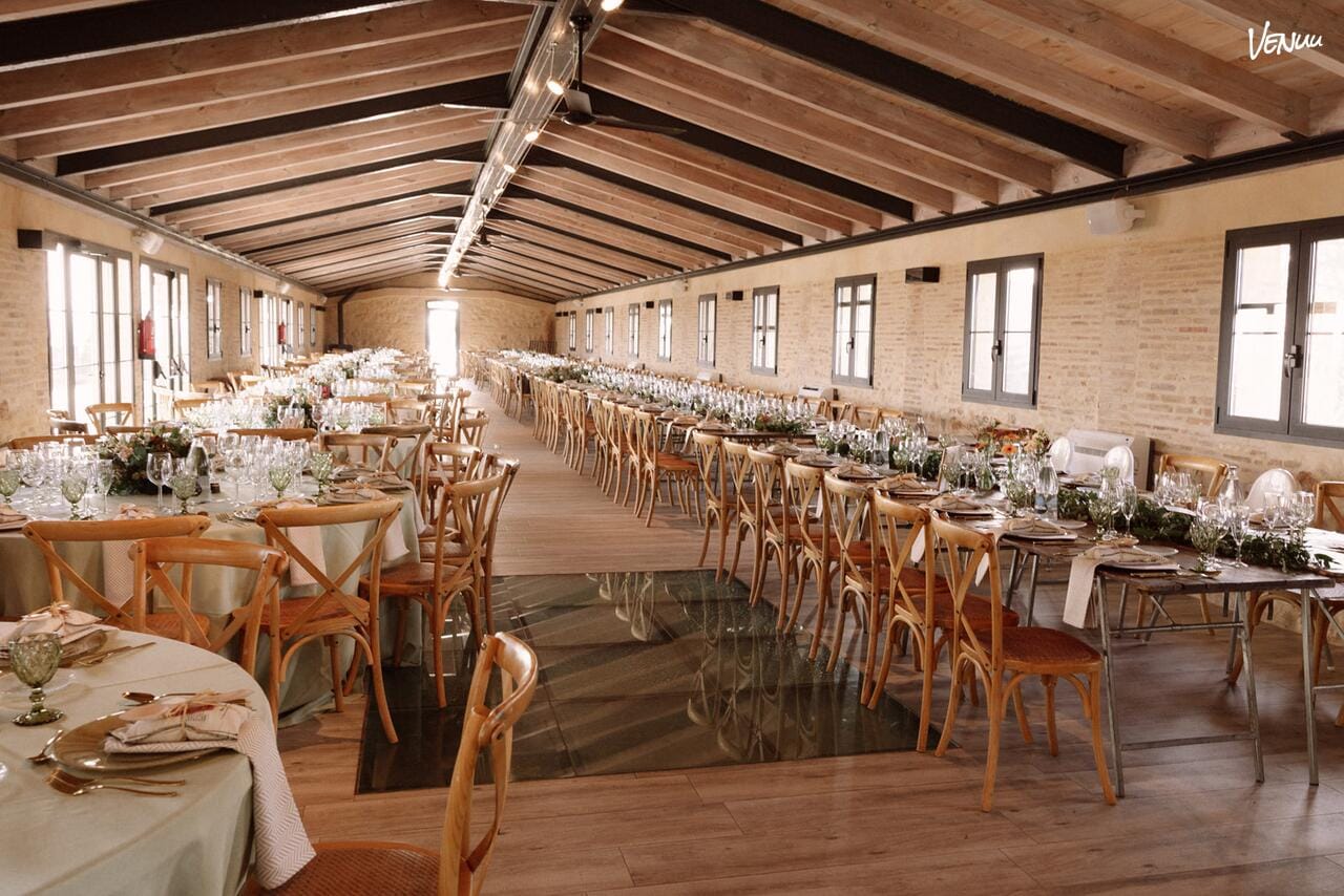 Finca El Teular en Valencia, salón acristalado para bodas con luz y estilo.