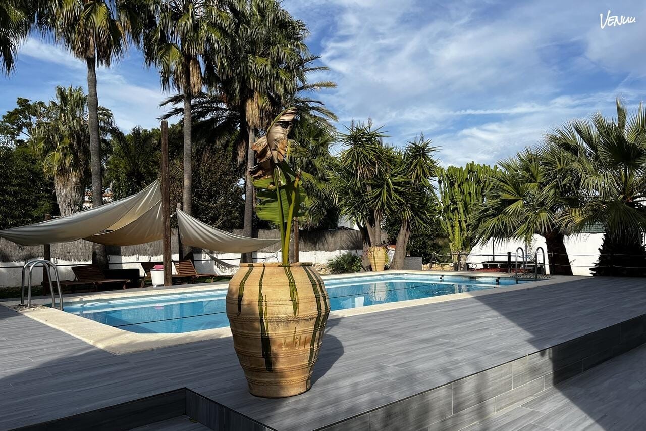 Villa de lujo ecológica, espacio natural y elegante en Valencia para comuniones con estilo y alma verde.