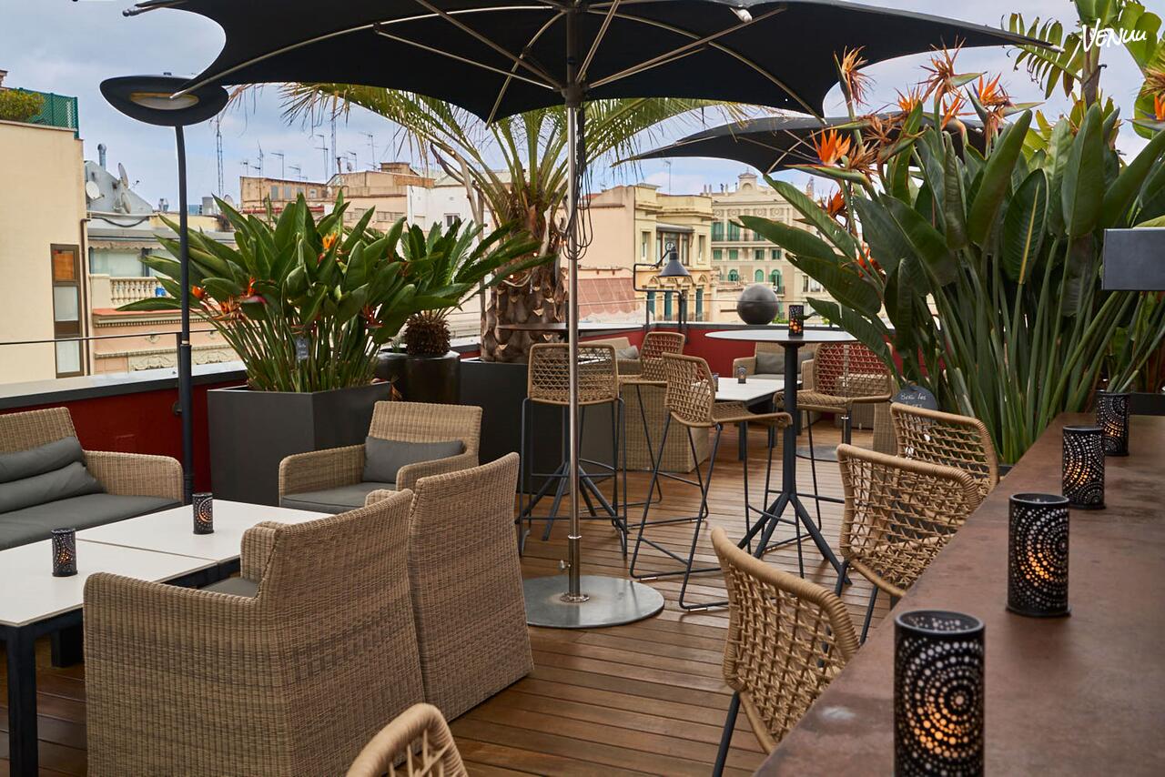 La Terrassa del Hotel Villa Emilia, terraza chill out con estilo ideal para fiestas privadas en Barcelona.