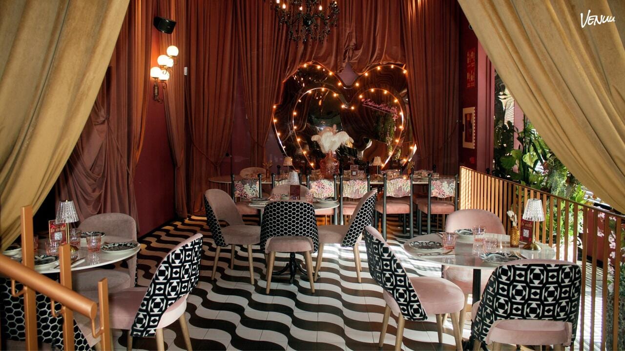 Palacio Cabaret, restaurante con espectáculo ideal para aniversarios diferentes y llenos de glamour en Madrid.