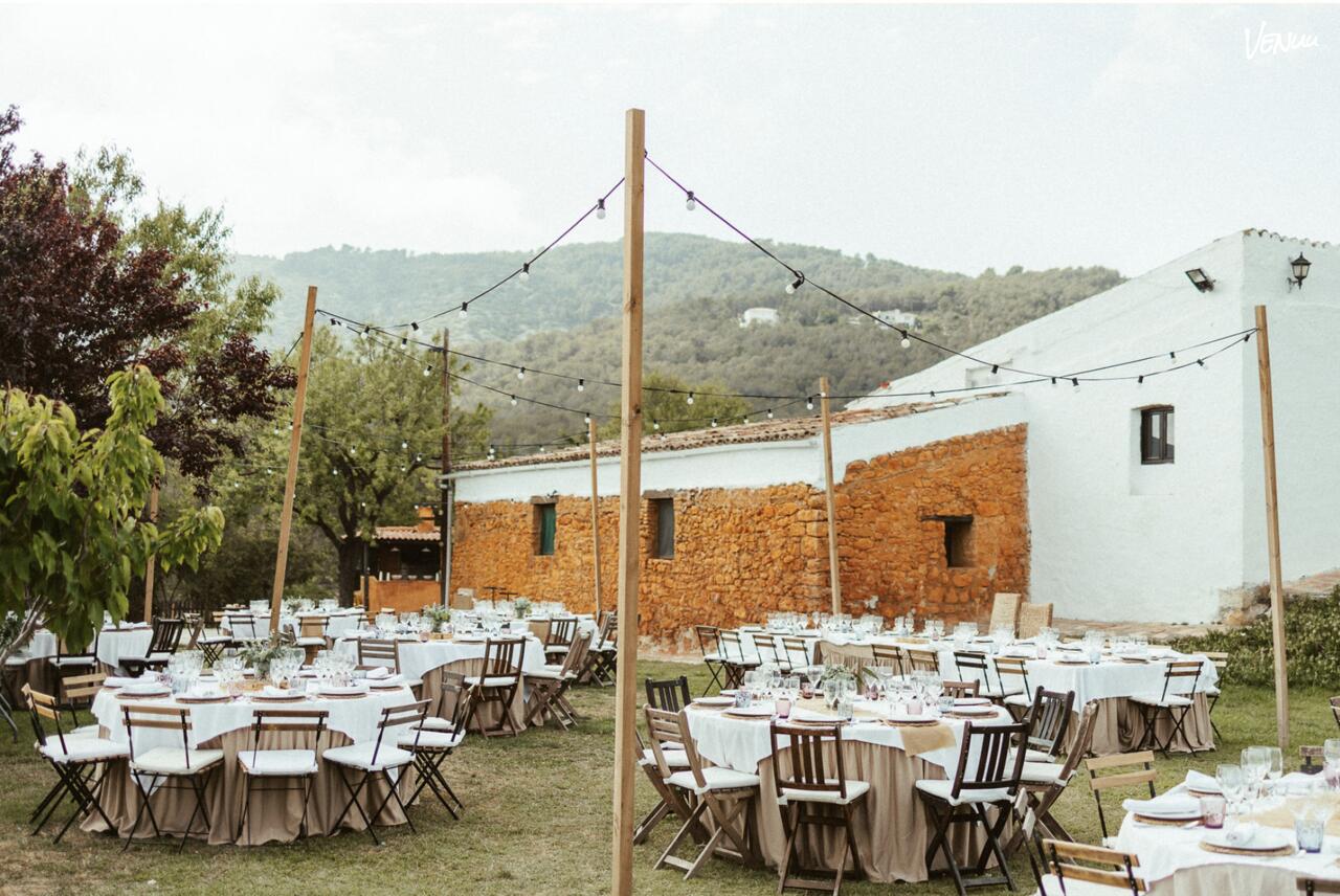 Masía Can Ramonet preparada para celebración familiar.