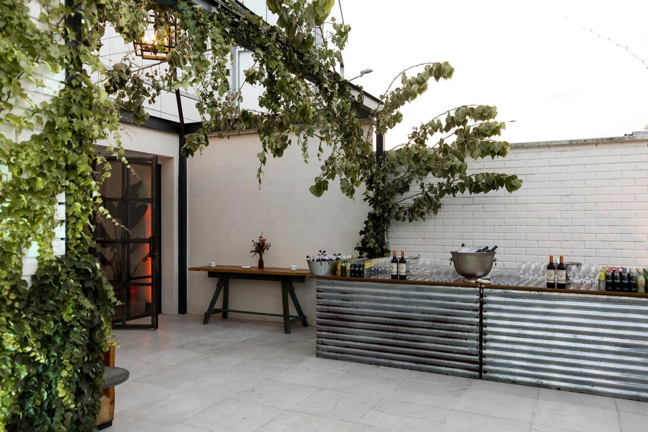 La Industrial exterior ajardinado Madrid espacio para fiestas