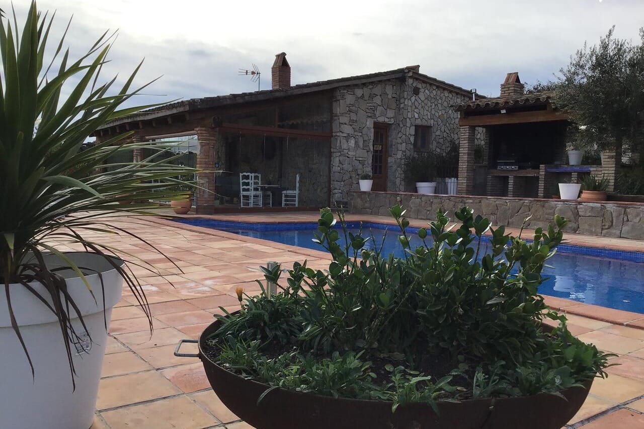 Masía Pla del Bosc preparada para bautizo.