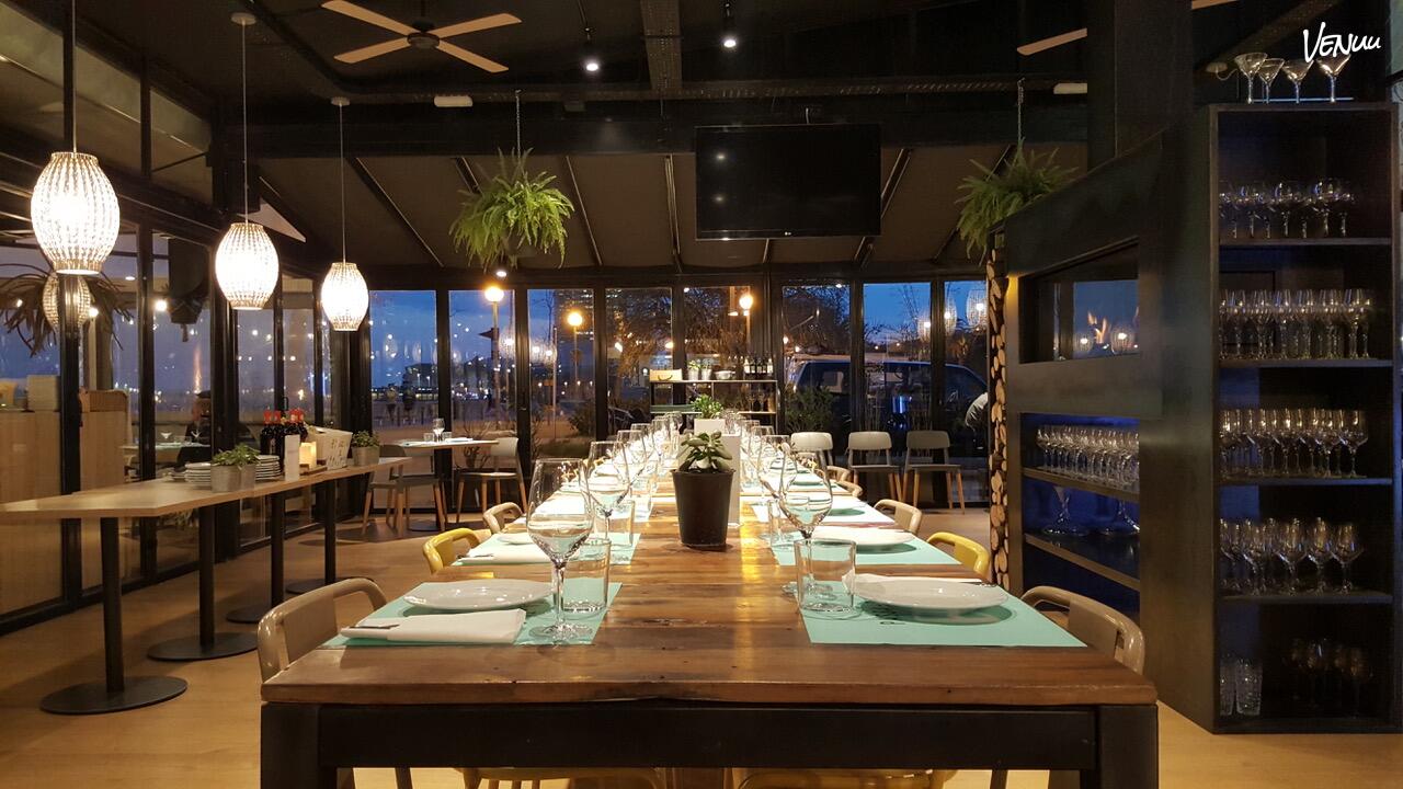 Xiroi Ca La Nuri Barcelona restaurante frente al mar para comidas de empresa.