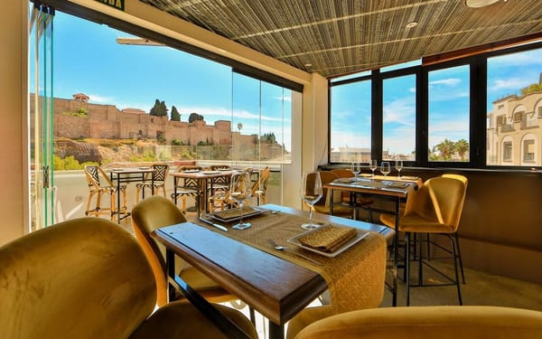 Casarse en Málaga: sol, jamón, y estos 9 restaurantes que son un amor (literalmente)