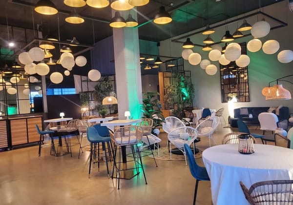Fiesta de Adultos (¡por fin!): 8 Locales en Sevilla Para Celebrar tus 18 con Estilo