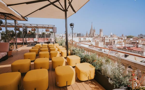 Cenas bajo las estrellas: 15 Restaurantes con terraza en Barcelona para disfrutar al aire libre