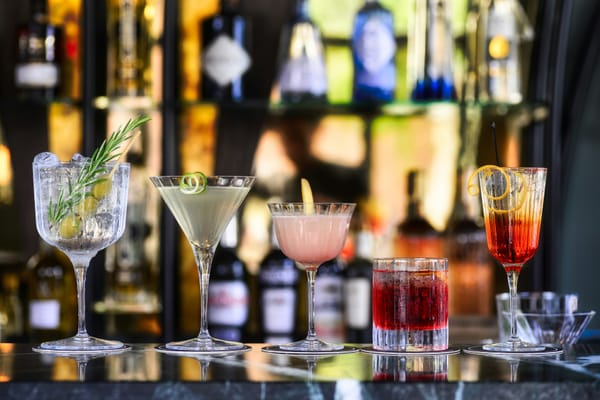 10 Cócteles que impresionan a tus invitados desde el primer sorbo