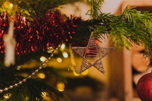 Juegos y dinámicas para animar una fiesta de navidad: Diversión garantizada para todos