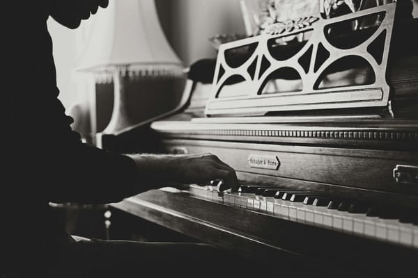 Playlist de boda por momentos: desde la ceremonia hasta la última canción